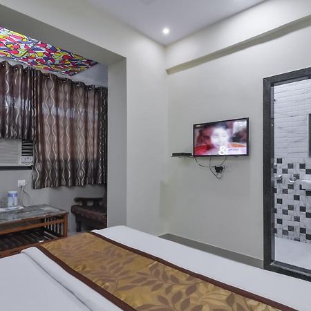 Hotel Aroma- Dadar Mumbai Exterior photo