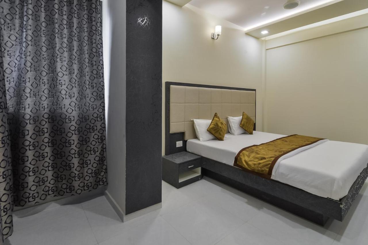 Hotel Aroma- Dadar Mumbai Exterior photo