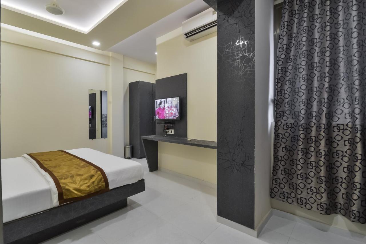 Hotel Aroma- Dadar Mumbai Exterior photo