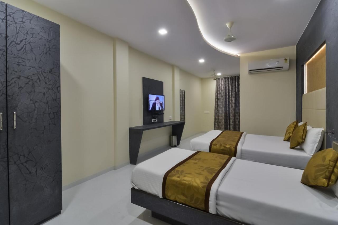 Hotel Aroma- Dadar Mumbai Exterior photo