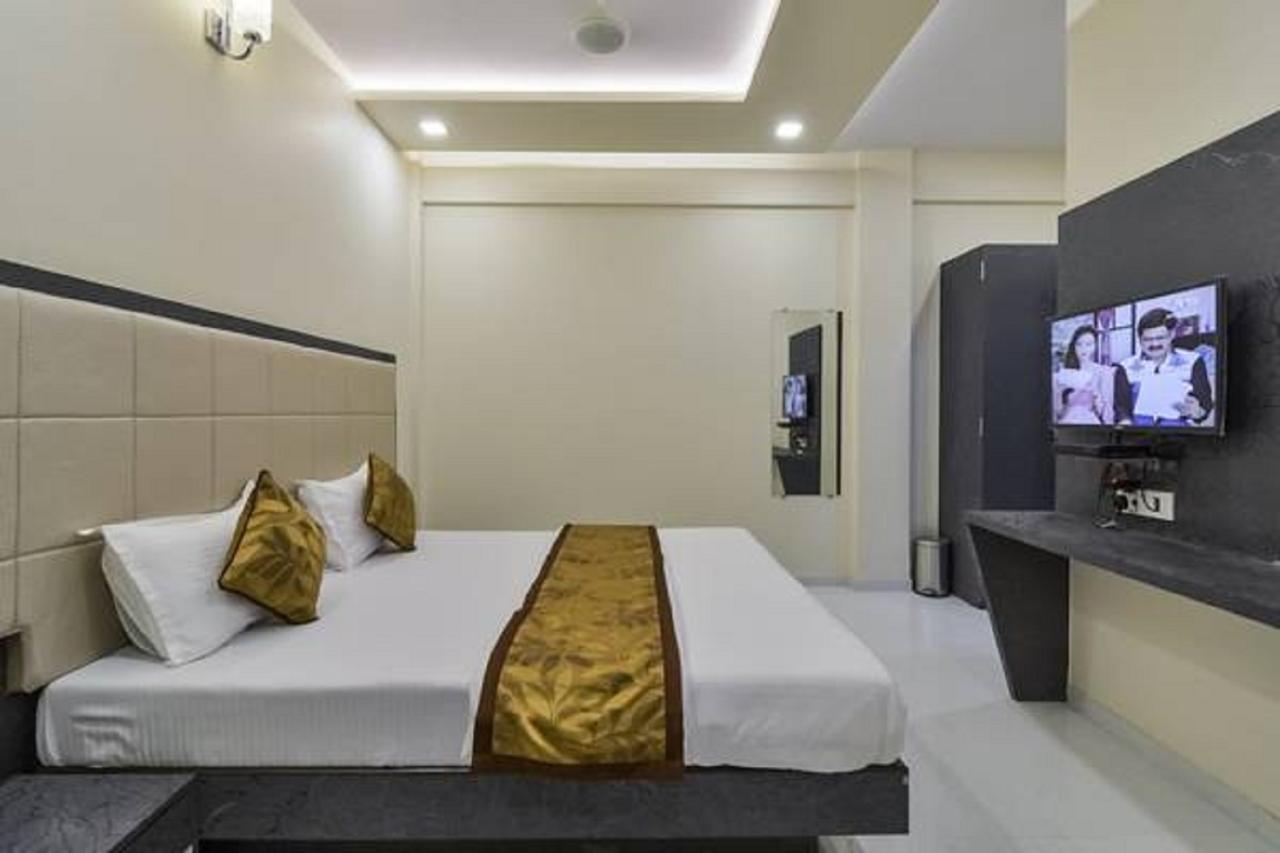 Hotel Aroma- Dadar Mumbai Exterior photo
