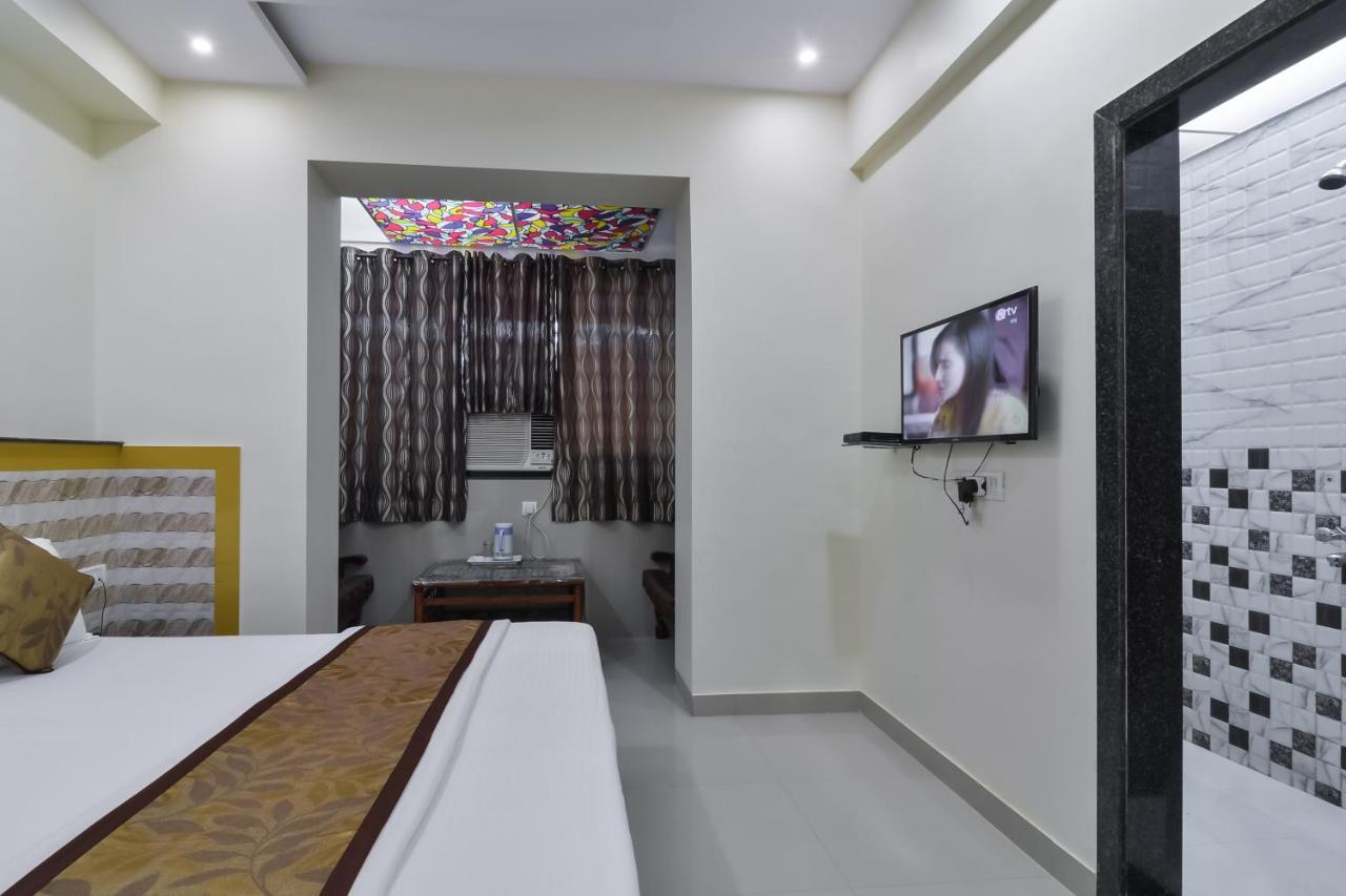 Hotel Aroma- Dadar Mumbai Exterior photo