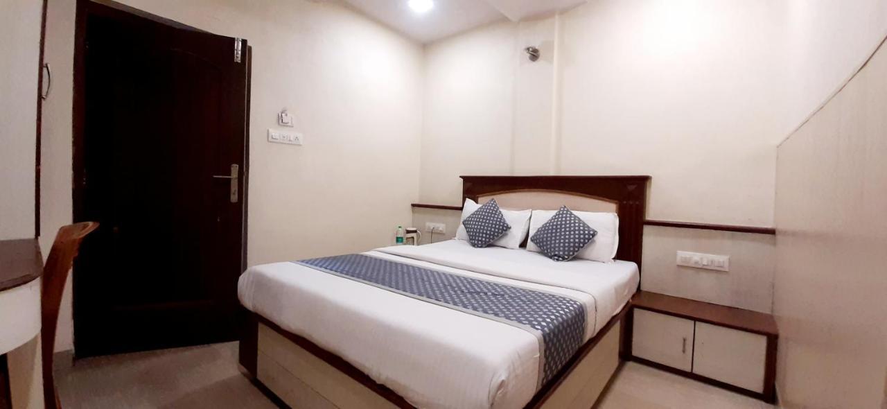 Hotel Aroma- Dadar Mumbai Exterior photo